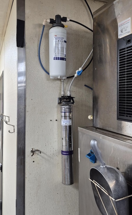 How Water Filtration Improves Ice Quality and Equipment Performance