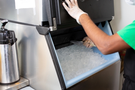 How Ice Machine Leasing Can Save Your Business Money Upfront