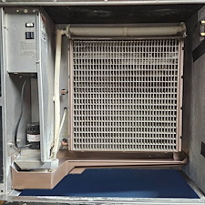 Pensacolas-Premier-Water-Filtration-Ice-Machine-Preventative-Maintenance 1
